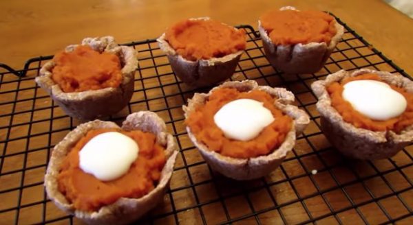 How to Make Pumpkin Pie for Dogs